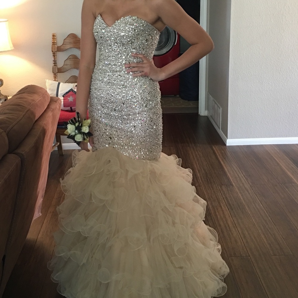 champagne colored sherri hill prom dress
